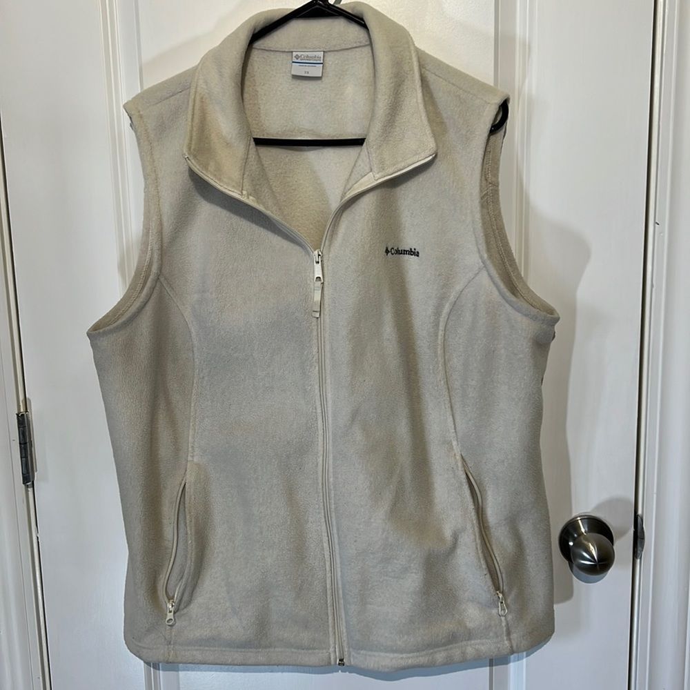 Women’s Tan Columbia Fleece Vest